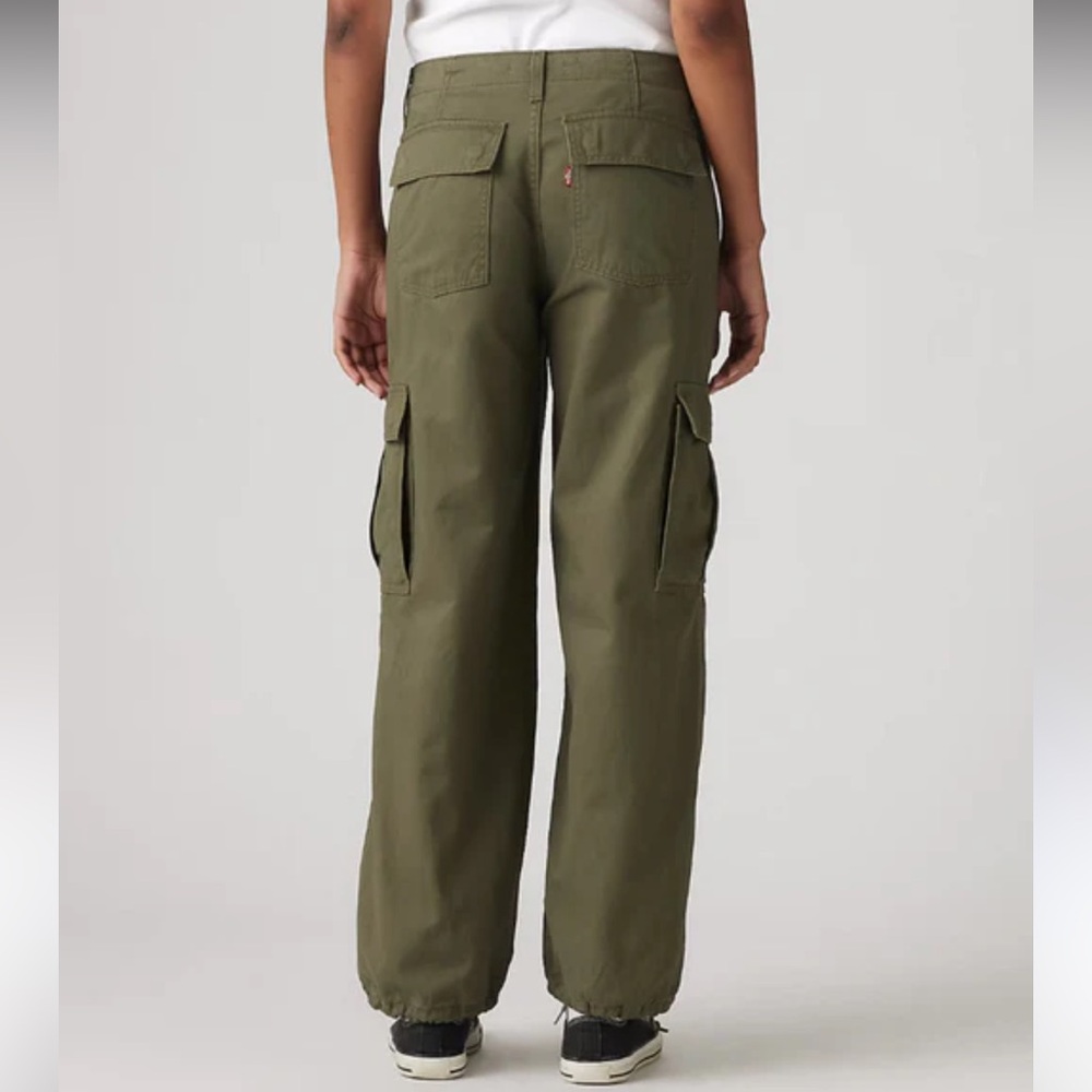 Levi's 94 baggy  Olive Green Cargo Pants 31”